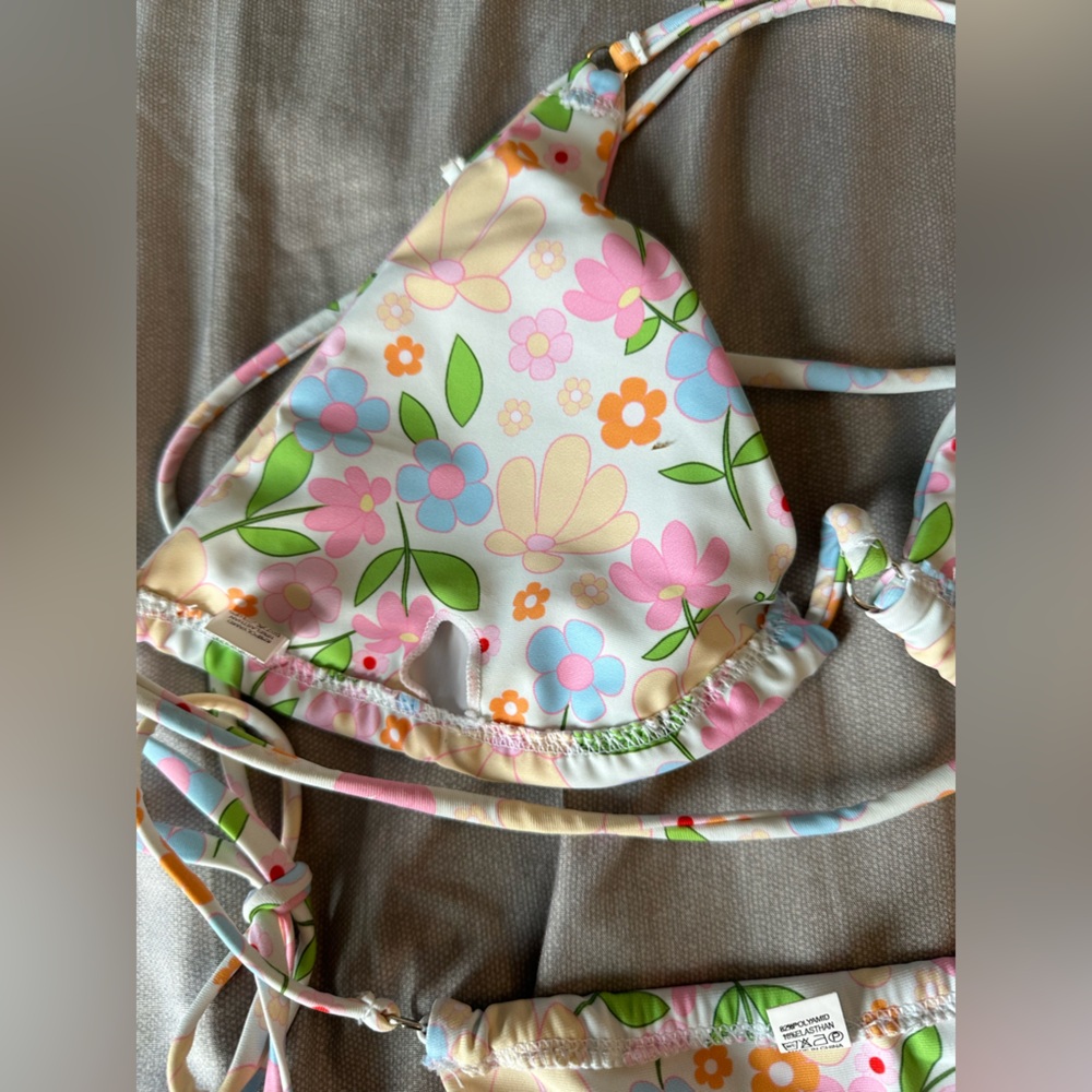 Boutique string bikini - Picture 3 of 3
